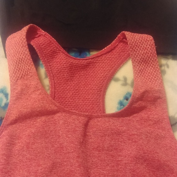 *4 for$10*Two sports bras - Picture 3 of 5